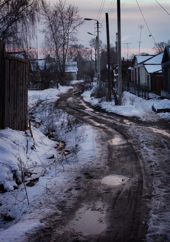 улица, фонарь, забор, март Город мой , неухоженный (март на улице Ленинградской)photo preview