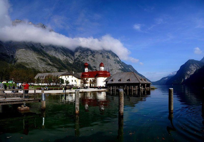 озеро,горы В каньоне гор высоких... фото превью