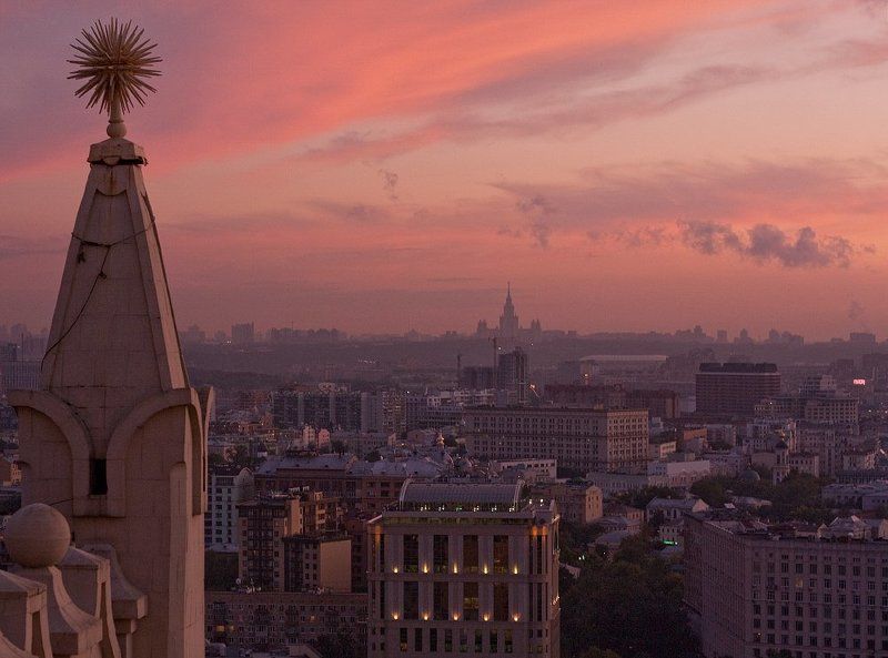 крыша, крыши, город, москва, вечер, закат, лето, жара, мгу, небоскрёбы, сказка, небо Сказочная странаphoto preview