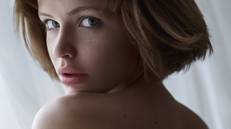 голубые глаза, мягкий свет, светлые волосы, каре, девушка, женщина, прическа,blue eyes, soft light, blond hair, square, girl, woman, hairstyle, portrait, портрет, headsho photo preview