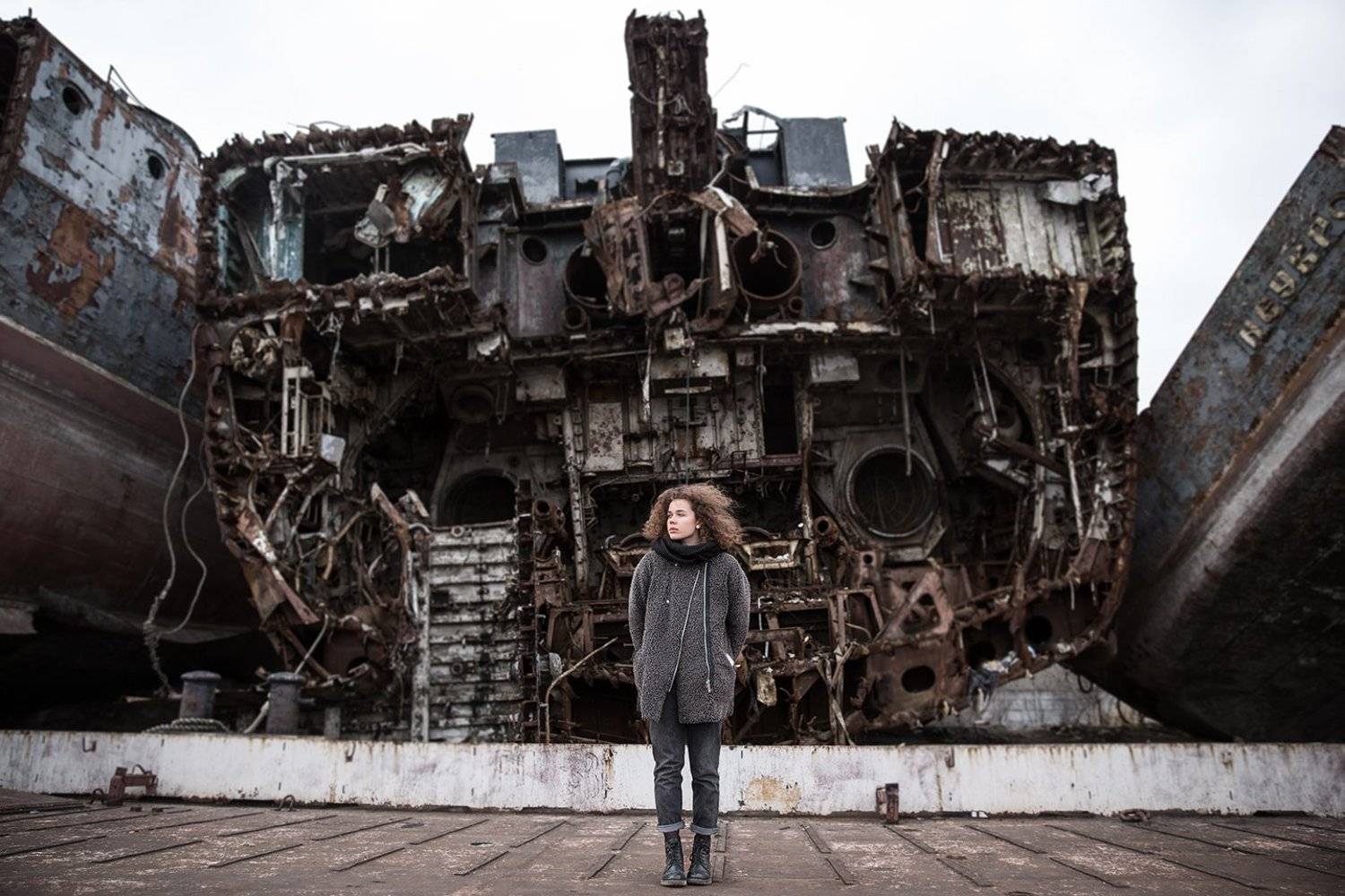 София на кладбище кораблей. Автор: Владимир Галяк Girl, Graveyard, Rust, Ships, Владимир Галяк