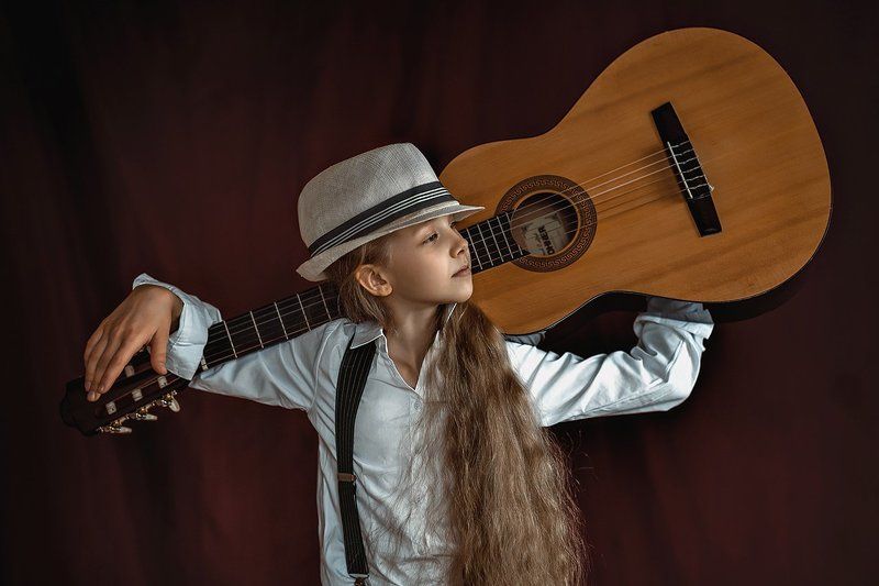 Гитара, Девочка, Ноты, Портрет, Шляпа photo preview