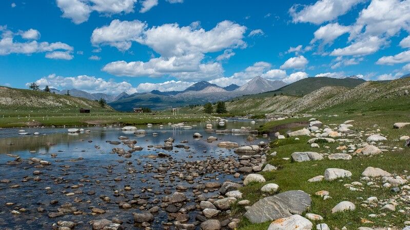 монголия, горы, лето, облака, озеро, река, холмы, камни, валуны photo preview