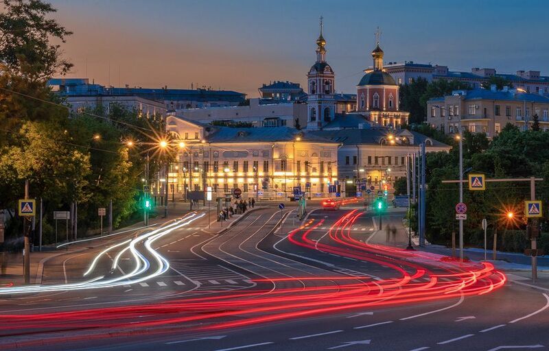 москва, вечер, фонари, следы, трассеры, храм Московский вечерphoto preview