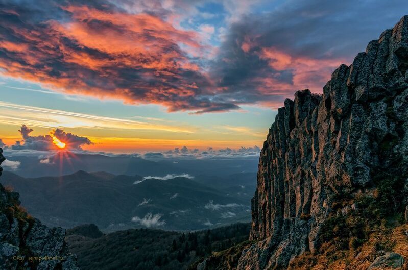 закат семиглавая скалы горы Закат на Семиглавойphoto preview