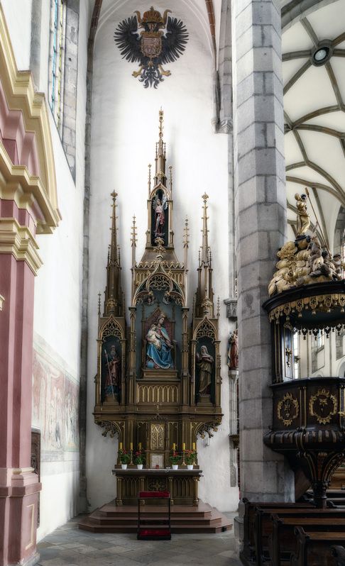 история  Костёл 13 века в Чехии photo preview