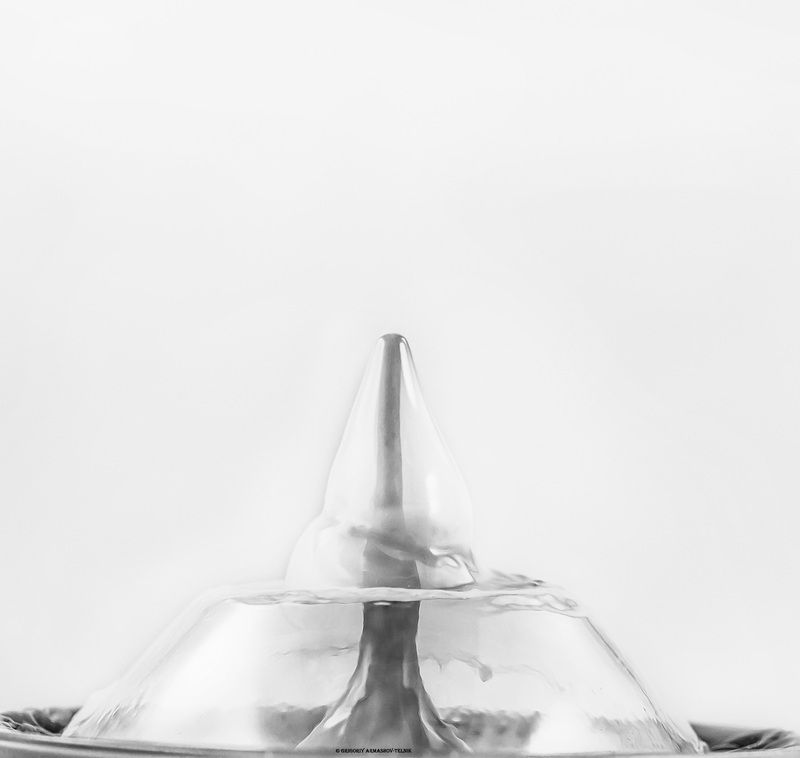 #monochrome, #bw, #drop, #liqiud, #macro, #water, #macrophoto White dropsphoto preview