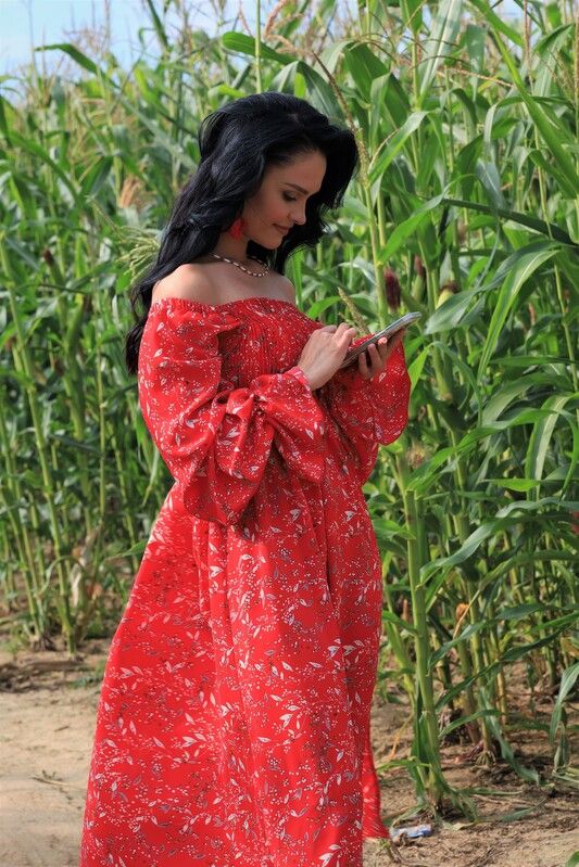 Девушка, лето, красное платье, кукуруза Аня фото превью