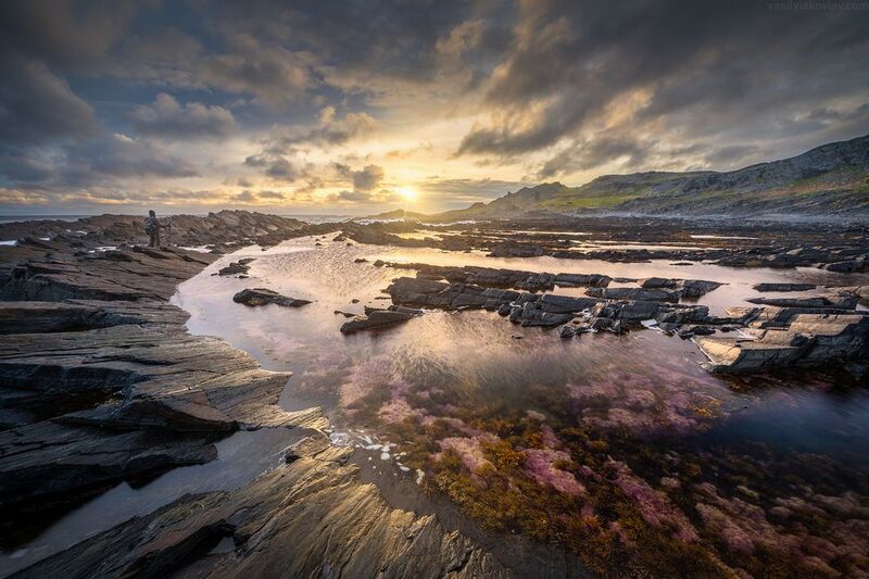 кольский, фототур, яковлевфототур, сияние, аврора, териберка, хибины, волосяная, канладакша, белое море, баренцево, арктика, север, заполярьеконец осени, предзимье - мое любимое время на кольском. доступен ряд локаций, спрятанных под снегом, например, в ф Рыбачийphoto preview