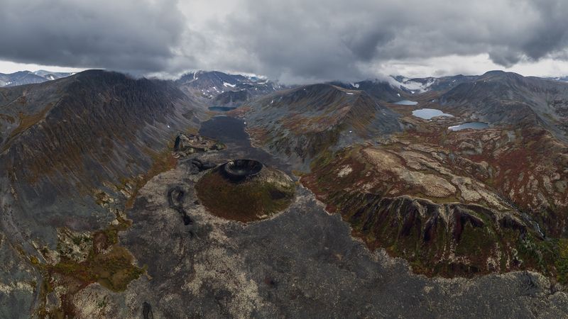 вулкан, конус, озеро, горы, тучи, облака, бурятия photo preview