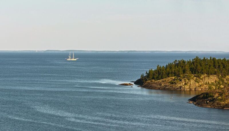 Ладожский пейзаж с корабликомphoto preview