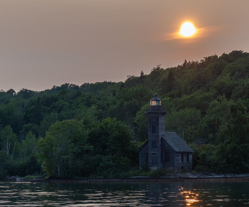 michigan, lake superior, pictured rocks Старый маякphoto preview