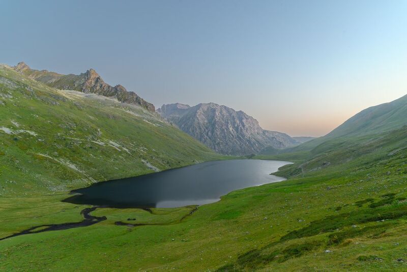 озеро, Карачаево-Черкесия, рассвет, горы Озеро Кяфар, Карачаево-Черкесияphoto preview