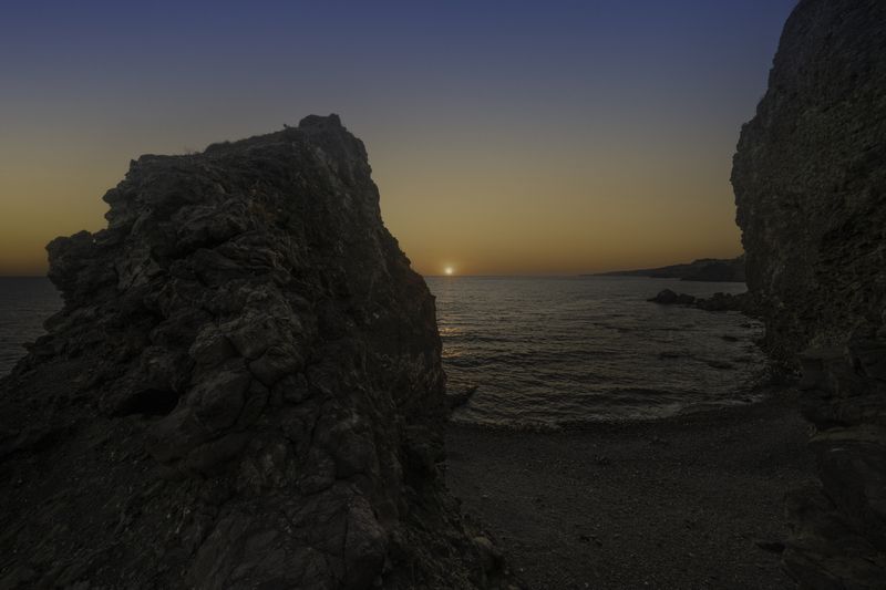 Россия, Крым, Севастополь, мыс Фиолент, Закрытый пляж, закат Крымский закат фото превью