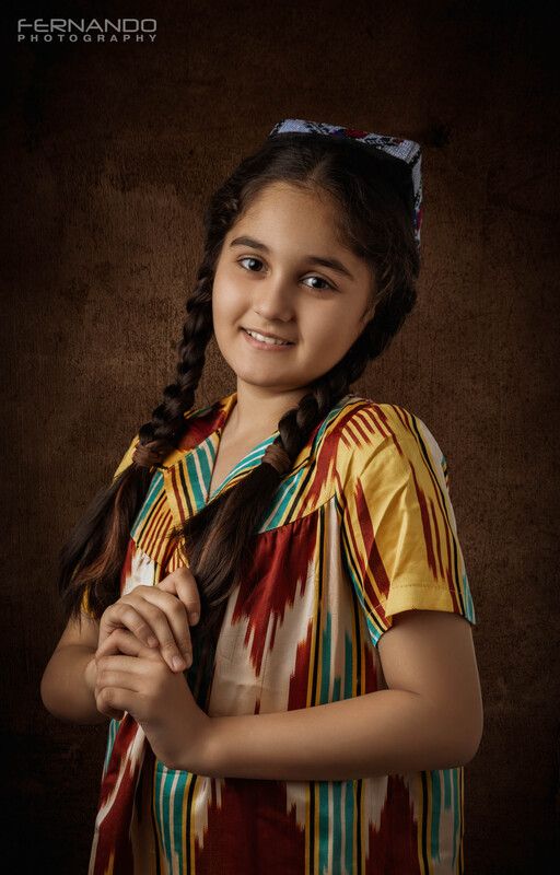 Девочка в атласеphoto preview