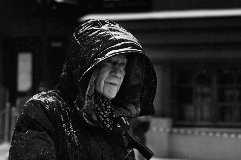 чб, уличный, мужской, портрет Уличный мужской портрет. Снегphoto preview