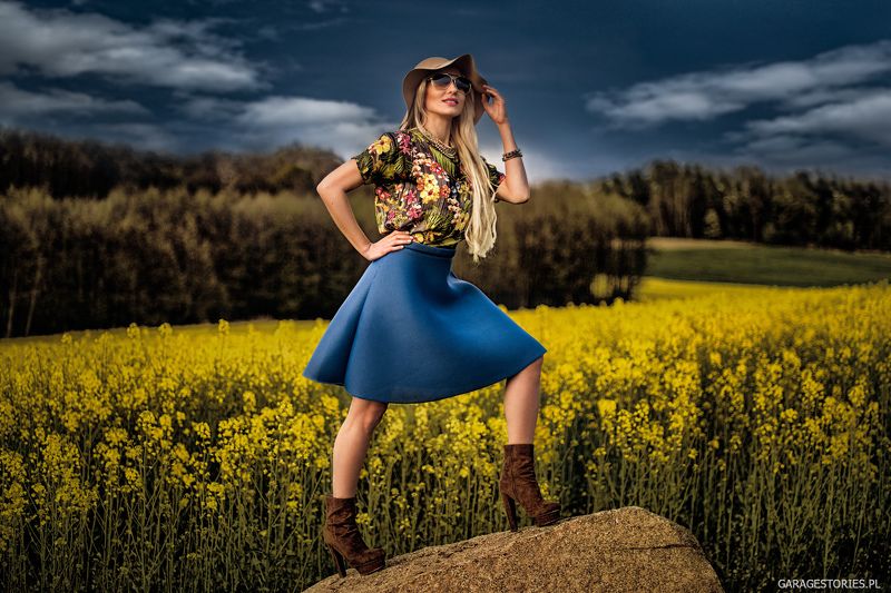 Fashion, Nature, Portrait on the rockphoto preview