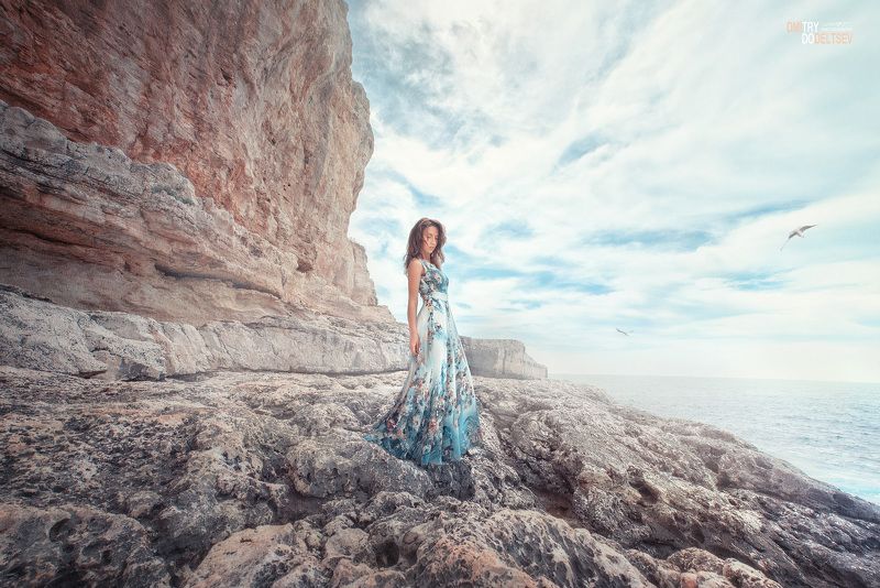 скалы, берег, море, девушка, камни, небо, чайки, облака Майоркинские зарисовки...photo preview