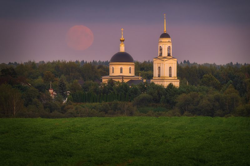 радонеж, вечер, осень, храм, луна, церковь, россия, православие, московская область, полнолуние Облачное полнолуниеphoto preview