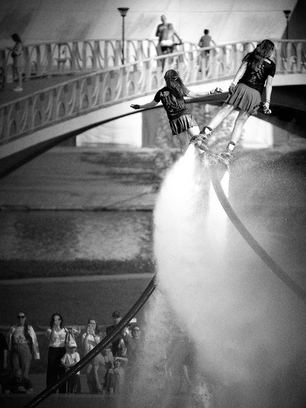 чб, флайбординг, стрит, гидрофлайт Нереиды наших дней.photo preview