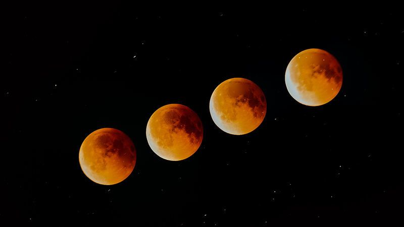 Red moon фото превью