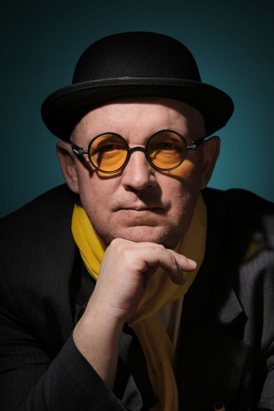 мужской студийный портрет Константинphoto preview