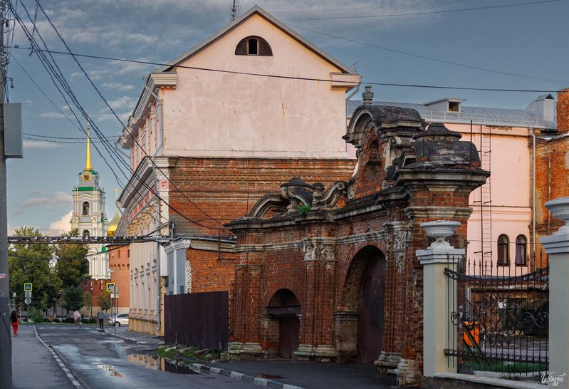 Ломовские ворота и дом Демидовых в Туле.photo preview