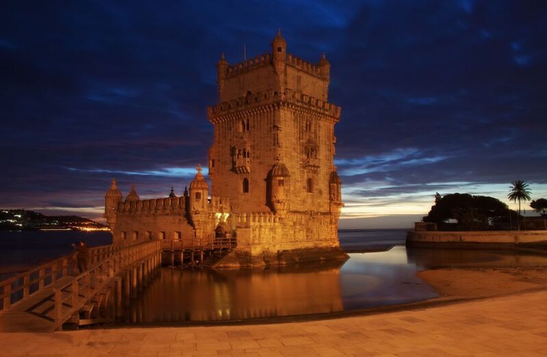 горы озеро пейзаж облака отражение Португалия фото превью