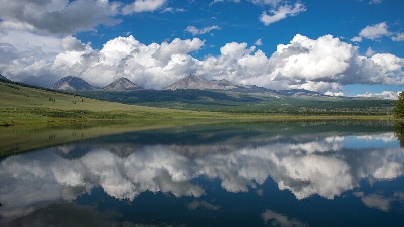 монголия, горы, лето, облака, озеро, горы, отражение Мунку-Сардык и его отражениеphoto preview