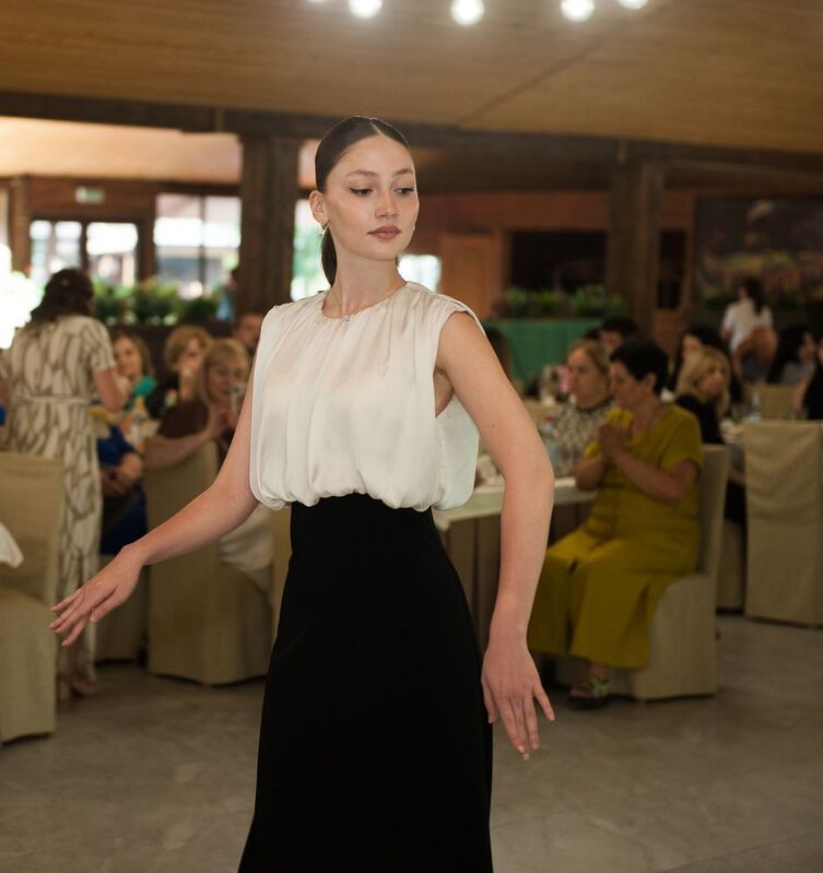 танцовщицаphoto preview