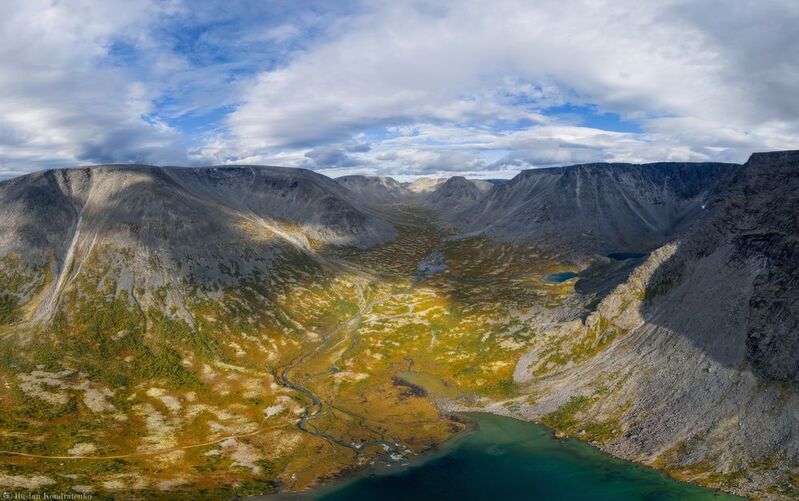Хибины, Кольский полуостров, горы Озеро Тахтаръяврphoto preview