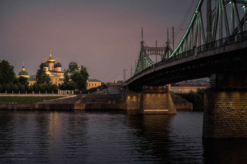 городской пейзаж, архитектура, соборы, мосты, города на реке волге, Тверь Спасо-Преображенский собор и Старый Волжский мост. Тверь.photo preview