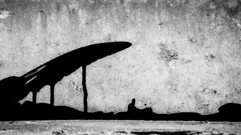 Битум на бордюреphoto preview