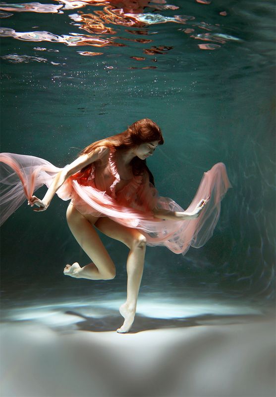 девушка, в воде, фотография, под водой, цвет, свет, фигура Марияphoto preview