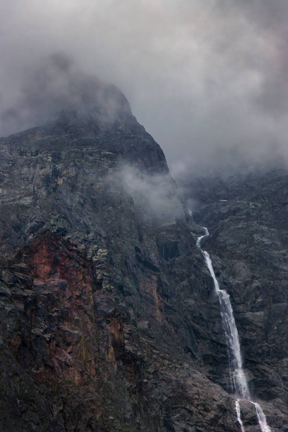 Остуженный водопадом. Автор: Светлана Холодняк , Светлана Холодняк