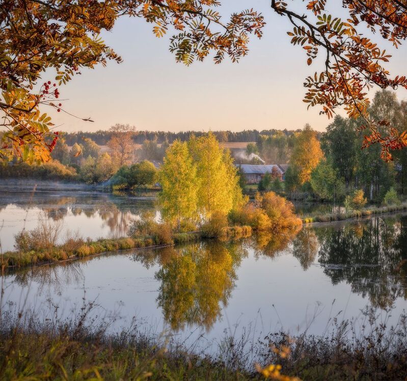вечер, село, закат, пруд, дым Тихий осенний вечер фото превью