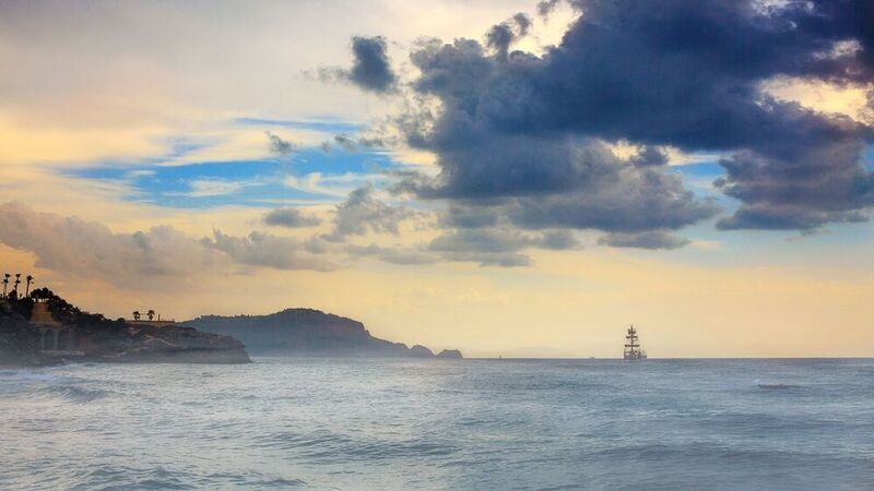 «Человек не может обнаружить новые океаны, если он не имеет смелости потерять из виду берег.» (Андре Жид)photo preview