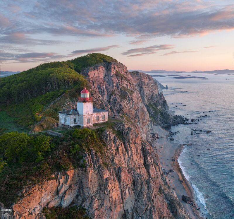 Маяк на мысе Балюзек, Японское мореphoto preview