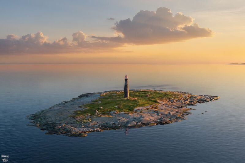 Маяк на острове Большой Топ, Белое мореphoto preview