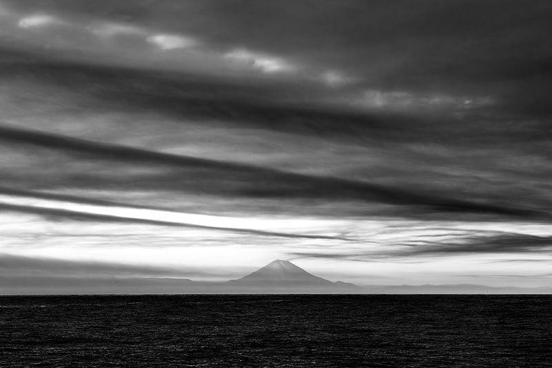 Курильские вулканыphoto preview