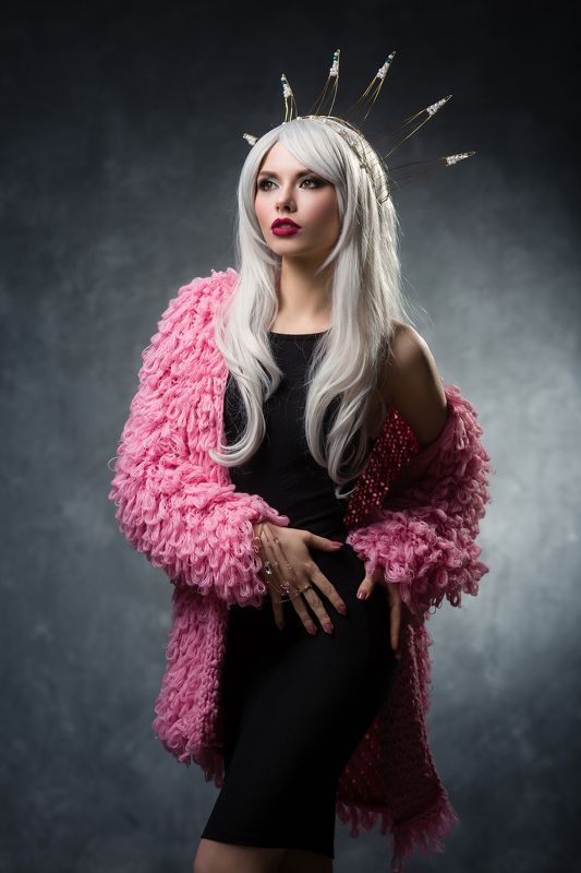 Fashion, Гламур, Девушка в короне, Девушка в свитере, Мода Настяphoto preview