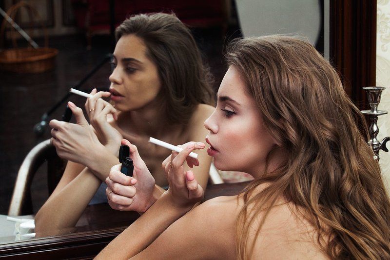 Dangers Smoking, Бьюти, Вредкурения, Девушка, Зеркало, Отражение, Портерт, Сигарета The dangers of Smokingphoto preview