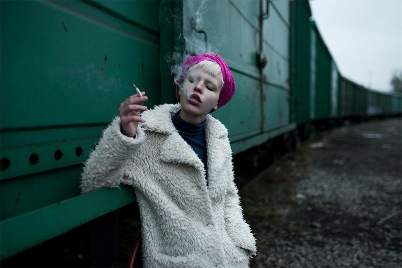 girl, smoke, color, green, sony alpha, a900, colorful, sigma, 35mm,девушка, портрет, Smokingphoto preview