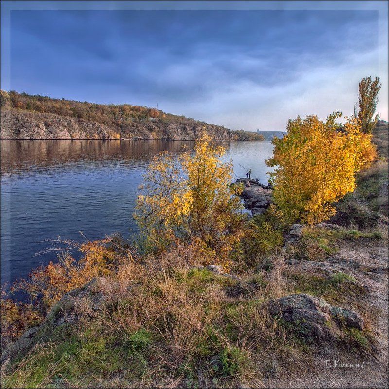 река,скалы,рыбаки,осень *photo preview