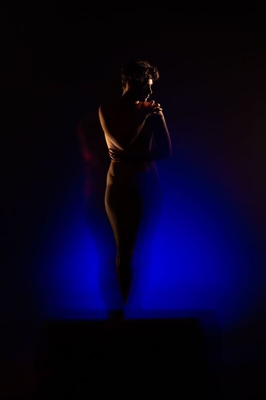 dark fade in bluephoto preview