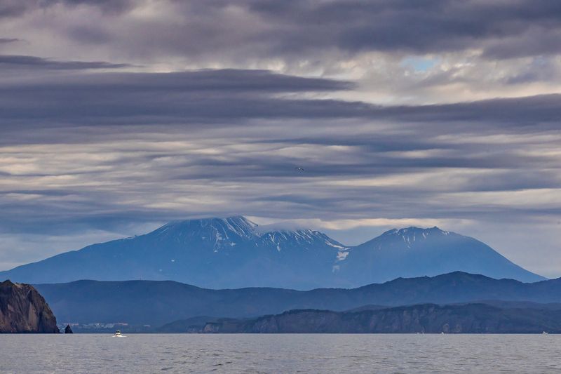 камчатка, авачинский вулкан, тихий океан Полосатая Камчаткаphoto preview