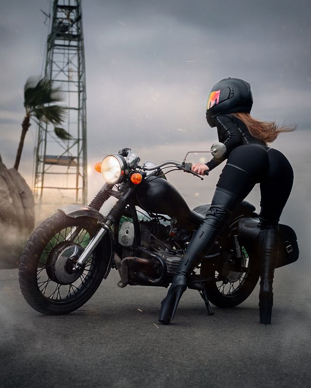 girl, bike, sexy girl on bike, мт днепр, кастом Байкерша фото превью