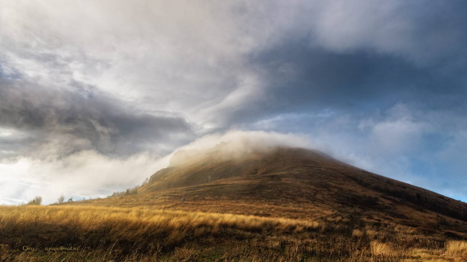 Ведьмин холм. Автор: Сергей Павлов облака горы небо осень, Сергей Павлов