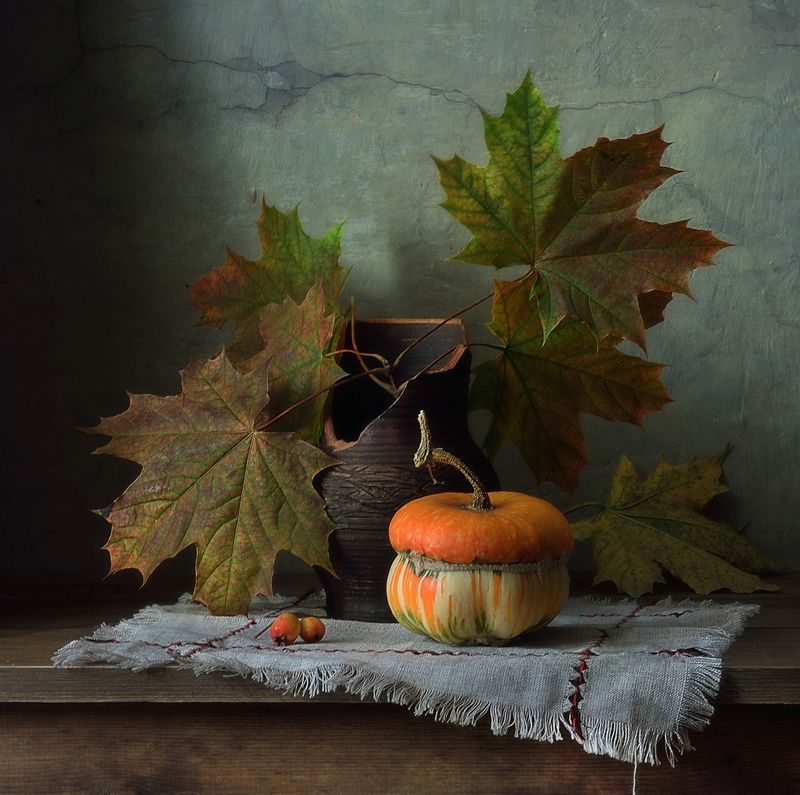 натюрморт,осень,листья,клен,тыква с тыквой...photo preview
