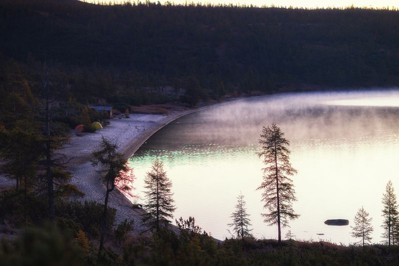 Колыма, озеро Джека Лондона  Коса Биологов на рассвете фото превью